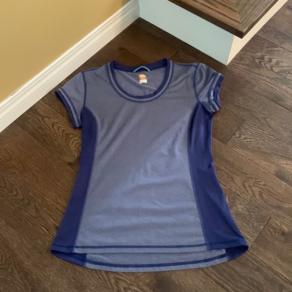 Lucy Activewear purple size SM top